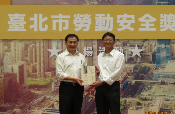 民生建國都更案榮獲106年度臺北市勞動安全獎優良單位，三井工程榮獲績優職安卡辦理單位，何君隆及柯嘉盛榮獲優良人員