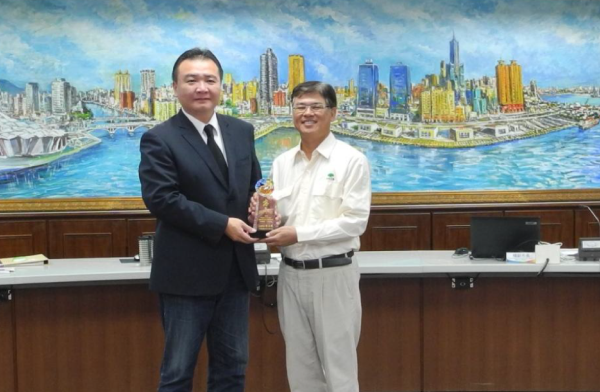 二聖路(二)建地榮獲高雄市106年推行職業安全衛生優良單位