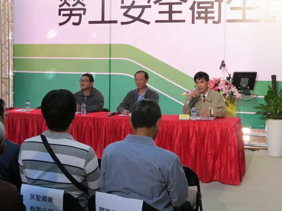 圖片說明：專題討論。