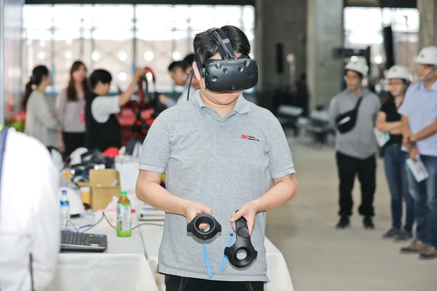圖片說明：VR體驗(3M)。