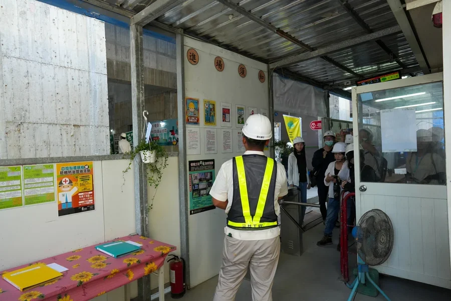 圖片說明：人臉辨識系統現場應用解說。