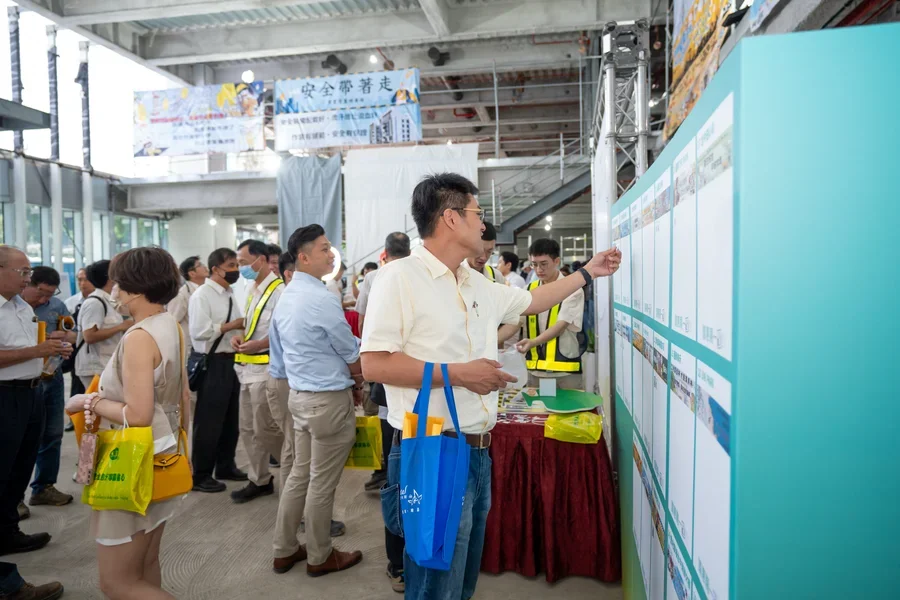 圖片說明：安衛帆布競賽人氣獎投票區。