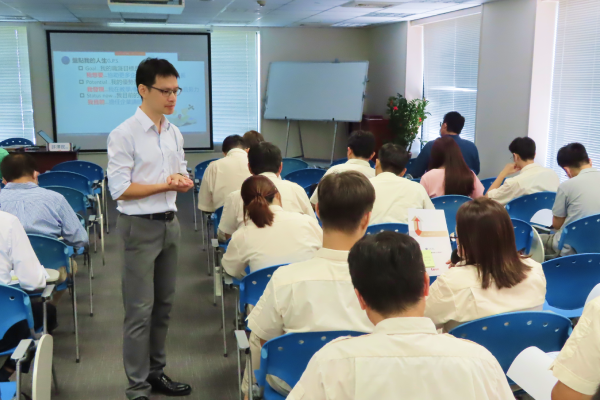 六、注重企業人才培育